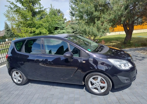 Opel Meriva cena 24900 przebieg: 76000, rok produkcji 2010 z Kraśnik małe 277